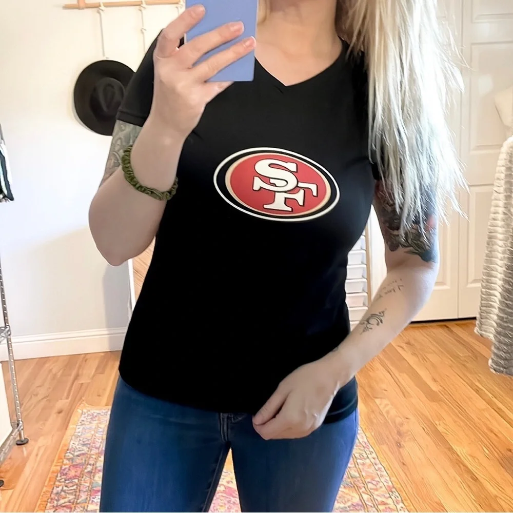 Green Layer | San Francisco 49ers V Neck Tee Women’s Black Short Sleeve Size M - Picture 2 of 7